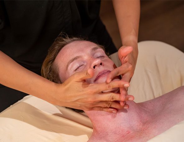 Choose Zen'd Out Massage Spa for Couples Massage in Denver
