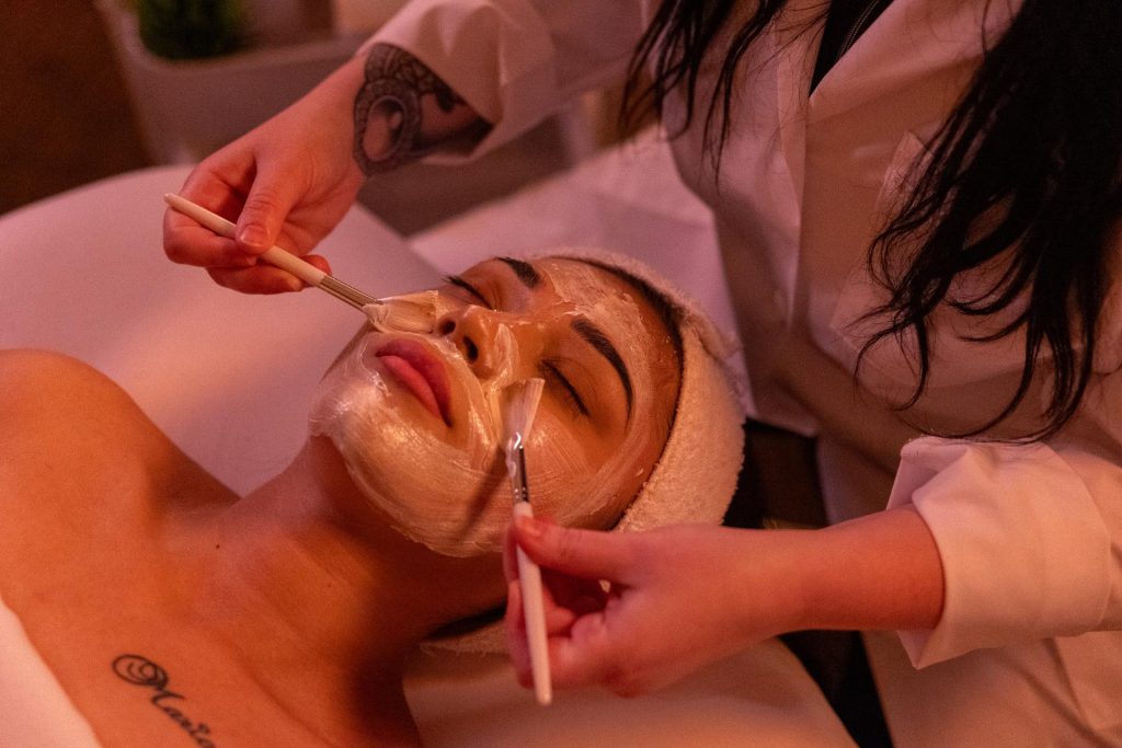 A mud-mask facial being applied at Zen'd Out